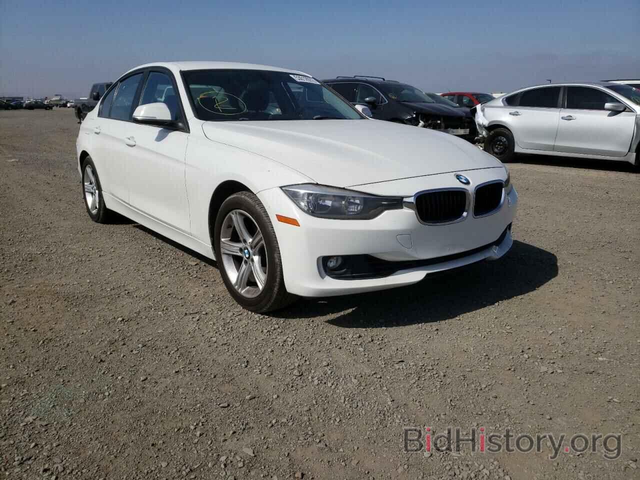 Photo WBA3A5C58CF342468 - BMW 3 SERIES 2012