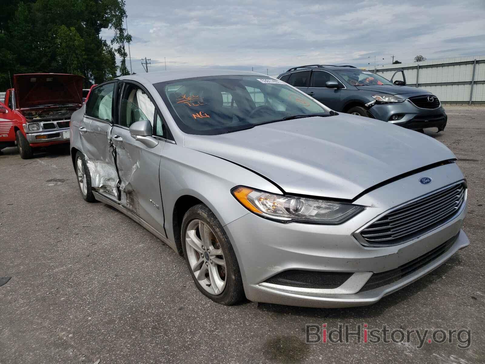 Photo 3FA6P0LU6JR146320 - FORD FUSION 2018