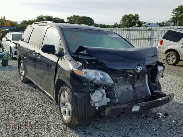 Photo 5TDKK3DC8DS310098 - TOYOTA SIENNA LE 2013
