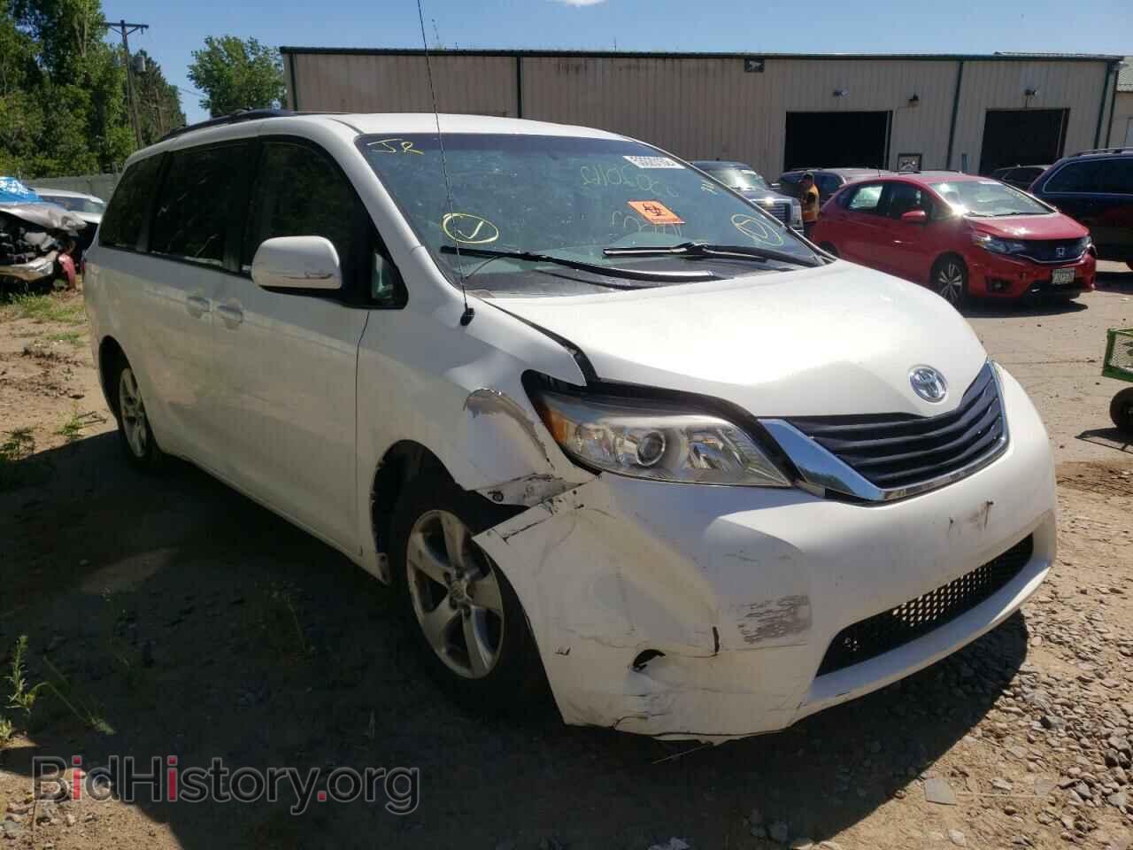 Photo 5TDKK3DC7CS184668 - TOYOTA SIENNA 2012