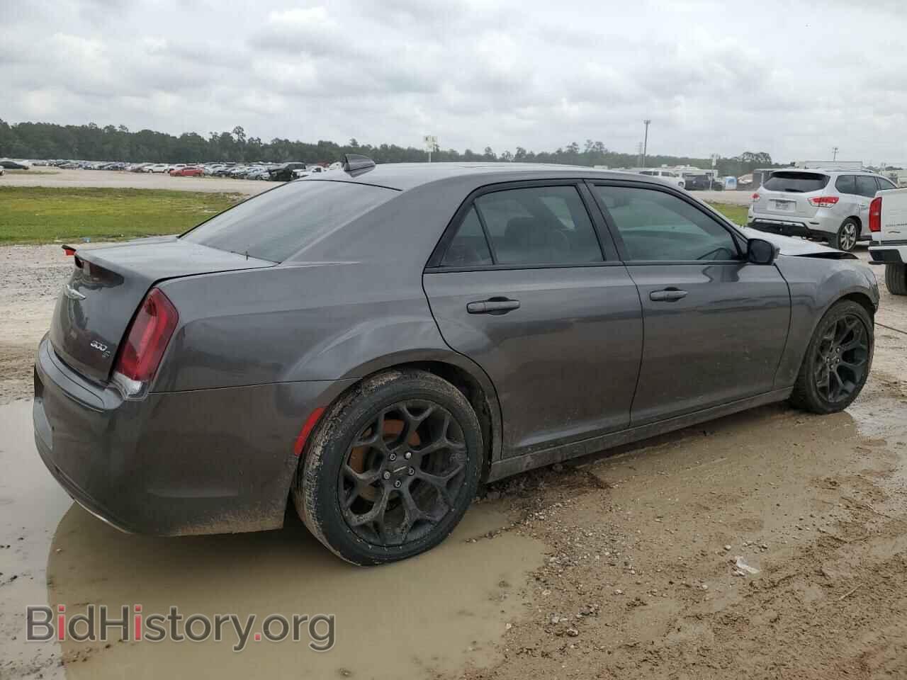 2019 CHRYSLER 300 - VIN: 2C3CCABG7KH648250 - Фото 3