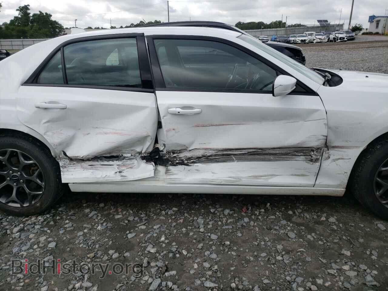 2016 CHRYSLER 300 - VIN: 2C3CCAGG0GH182855 - Фото 9