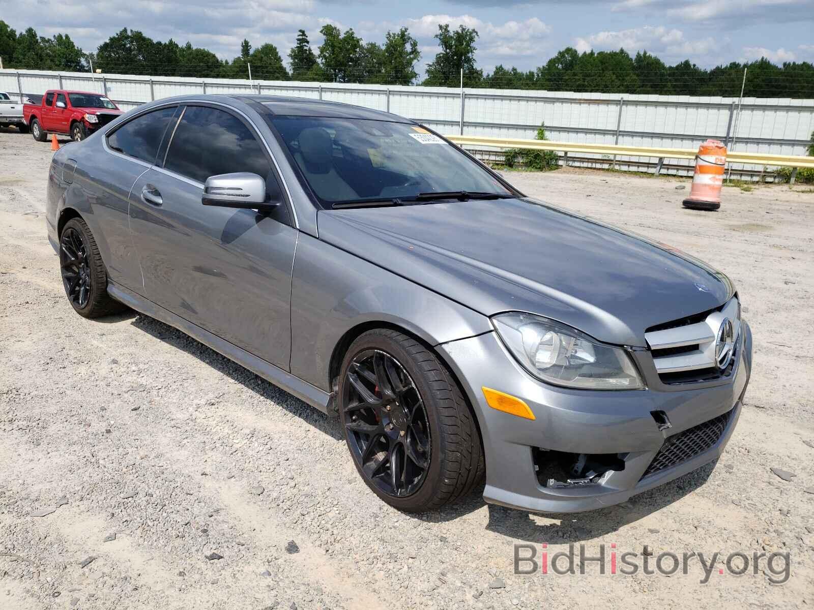 Photo WDDGJ5HB0CF737155 - MERCEDES-BENZ C CLASS 2012