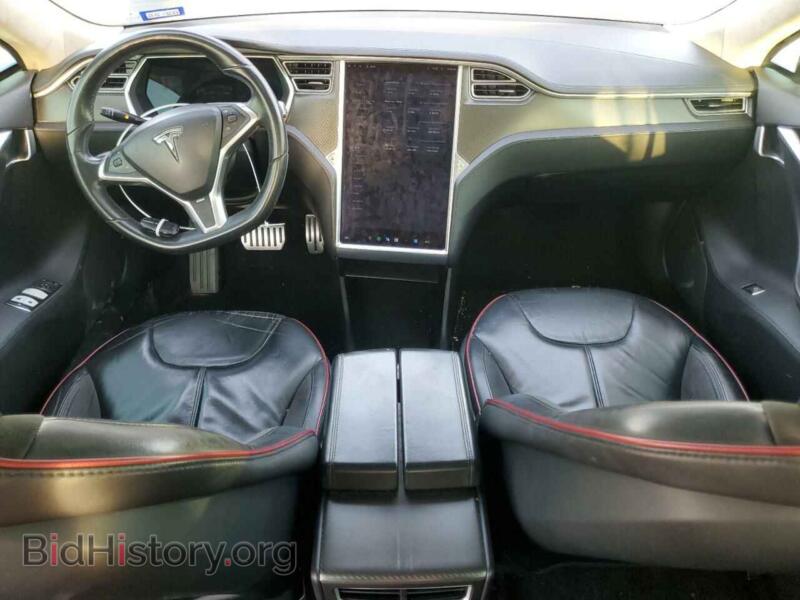 2013 Tesla MODEL S (VIN 5YJSA1CP6DFP13674) — фото 8 из 12