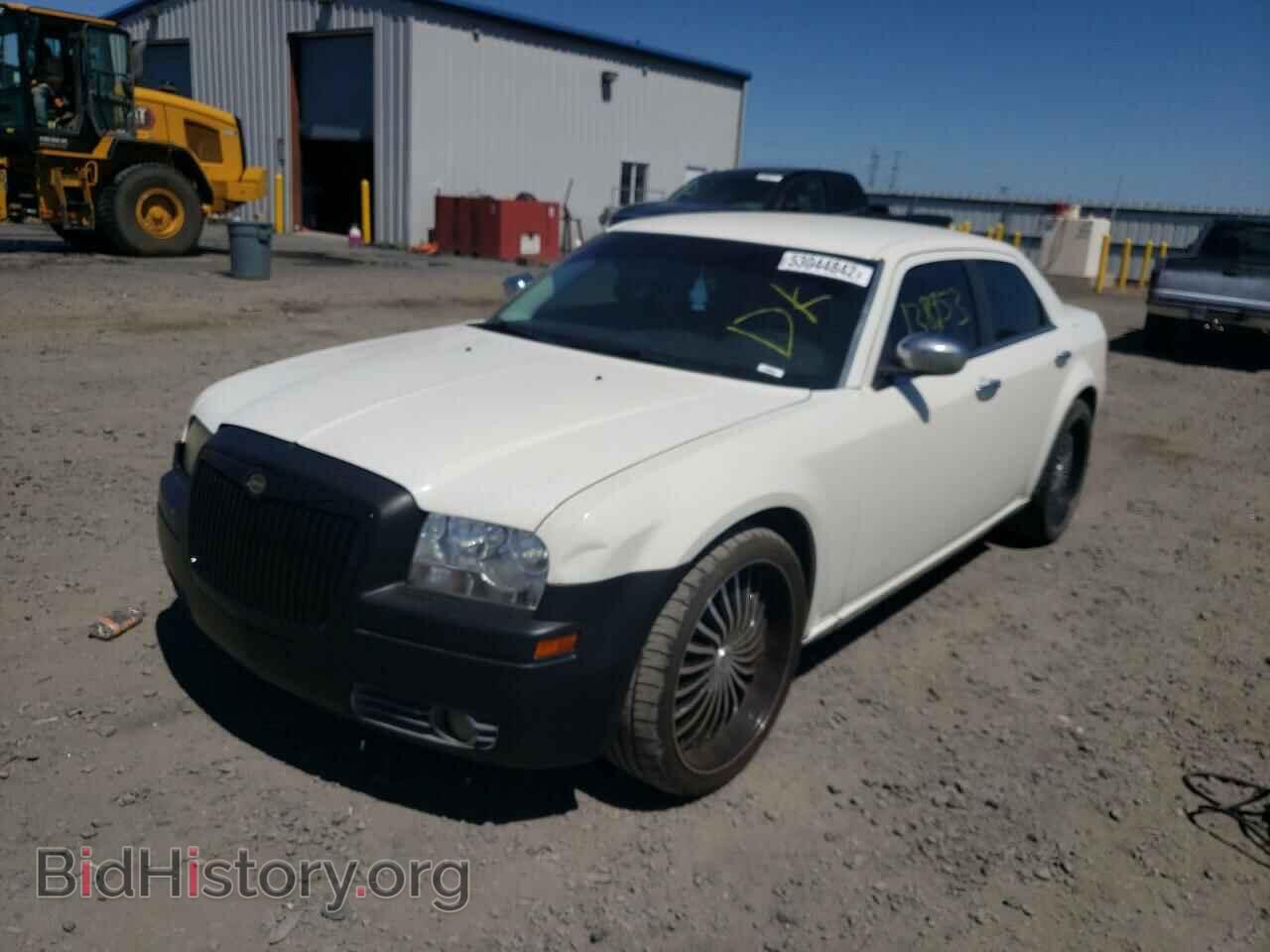 2010 CHRYSLER 300 - VIN: 2C3CA4CD3AH101132 - Фото 2