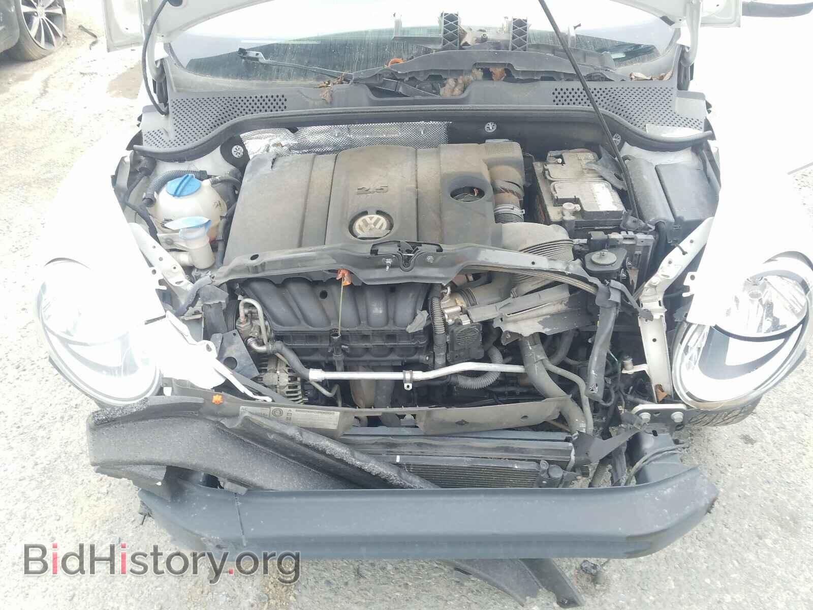 2012 VOLKSWAGEN BEETLE - VIN: 3VWJX7AT7CM607903 - Фото 7