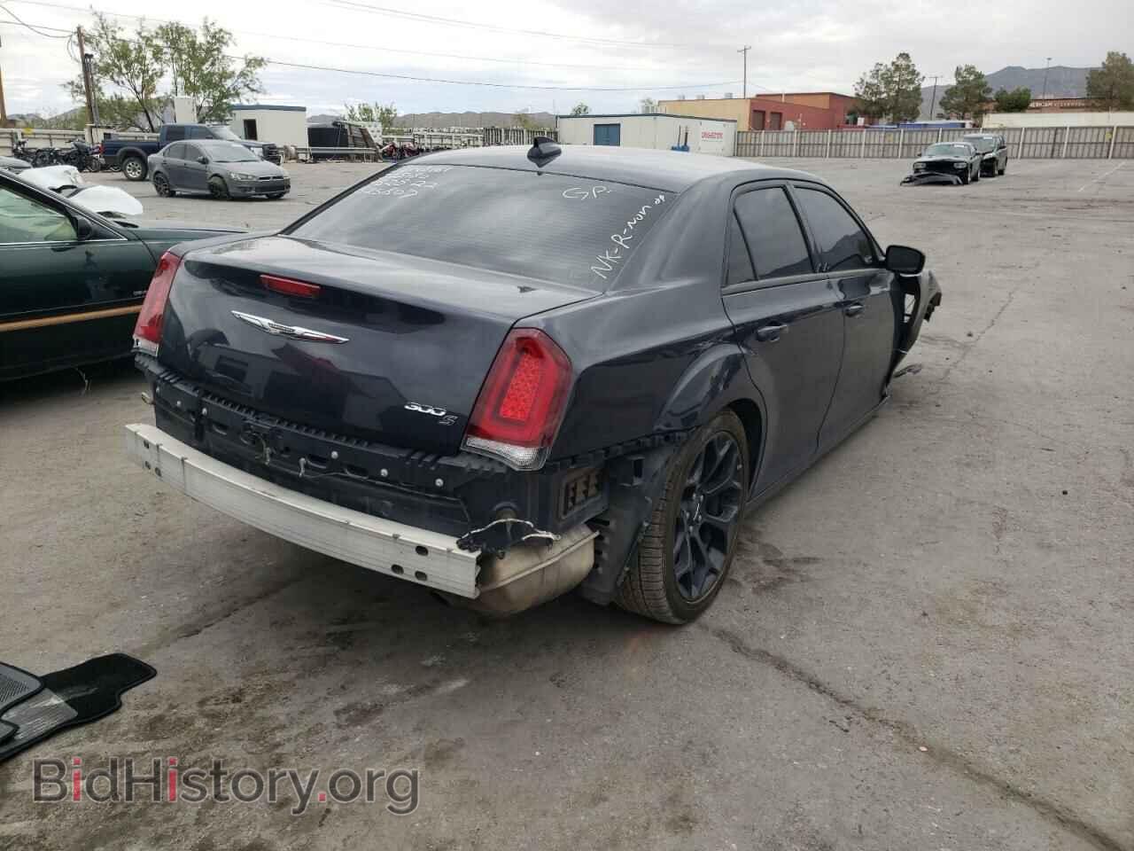 2019 CHRYSLER 300 - VIN: 2C3CCABG0KH516723 - Фото 4