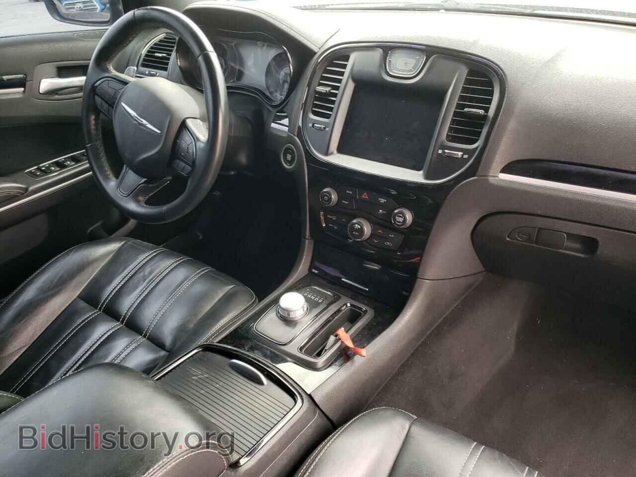 2019 CHRYSLER 300 - VIN: 2C3CCABG0KH516723 - Фото 9