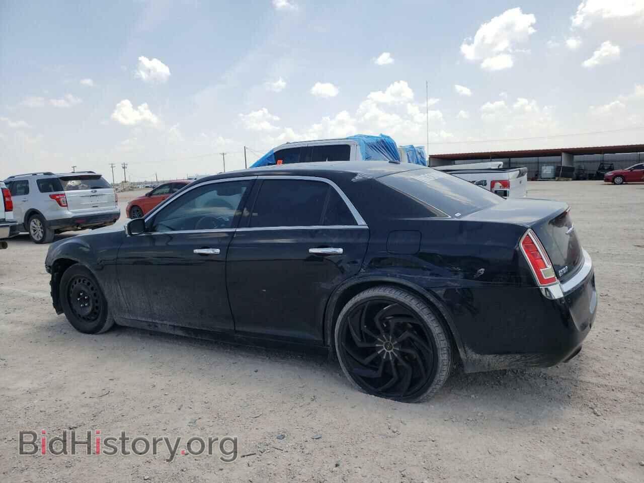 2013 CHRYSLER 300 - VIN: 2C3CCAET3DH519854 - Фото 2