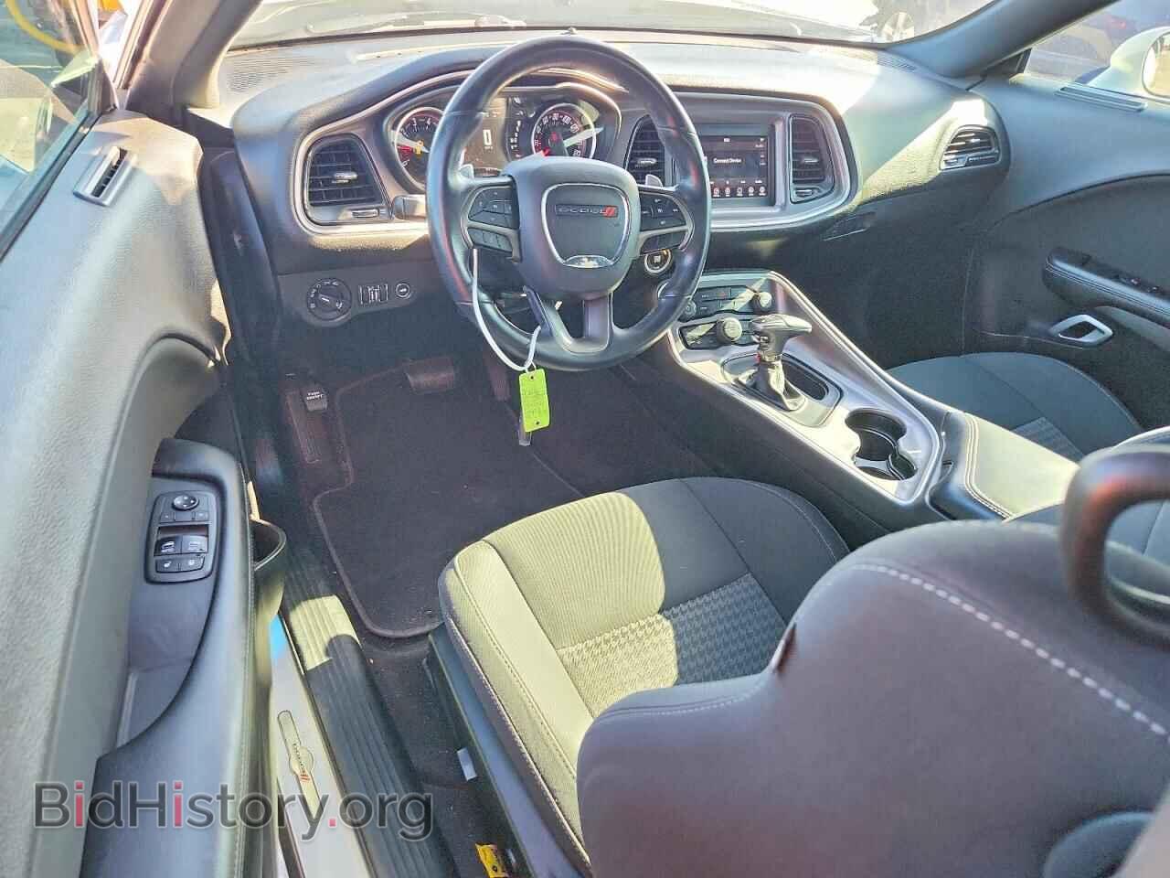 2019 Dodge CHALLENGER (VIN 2C3CDZBTXKH551021) — photo 8 of 15