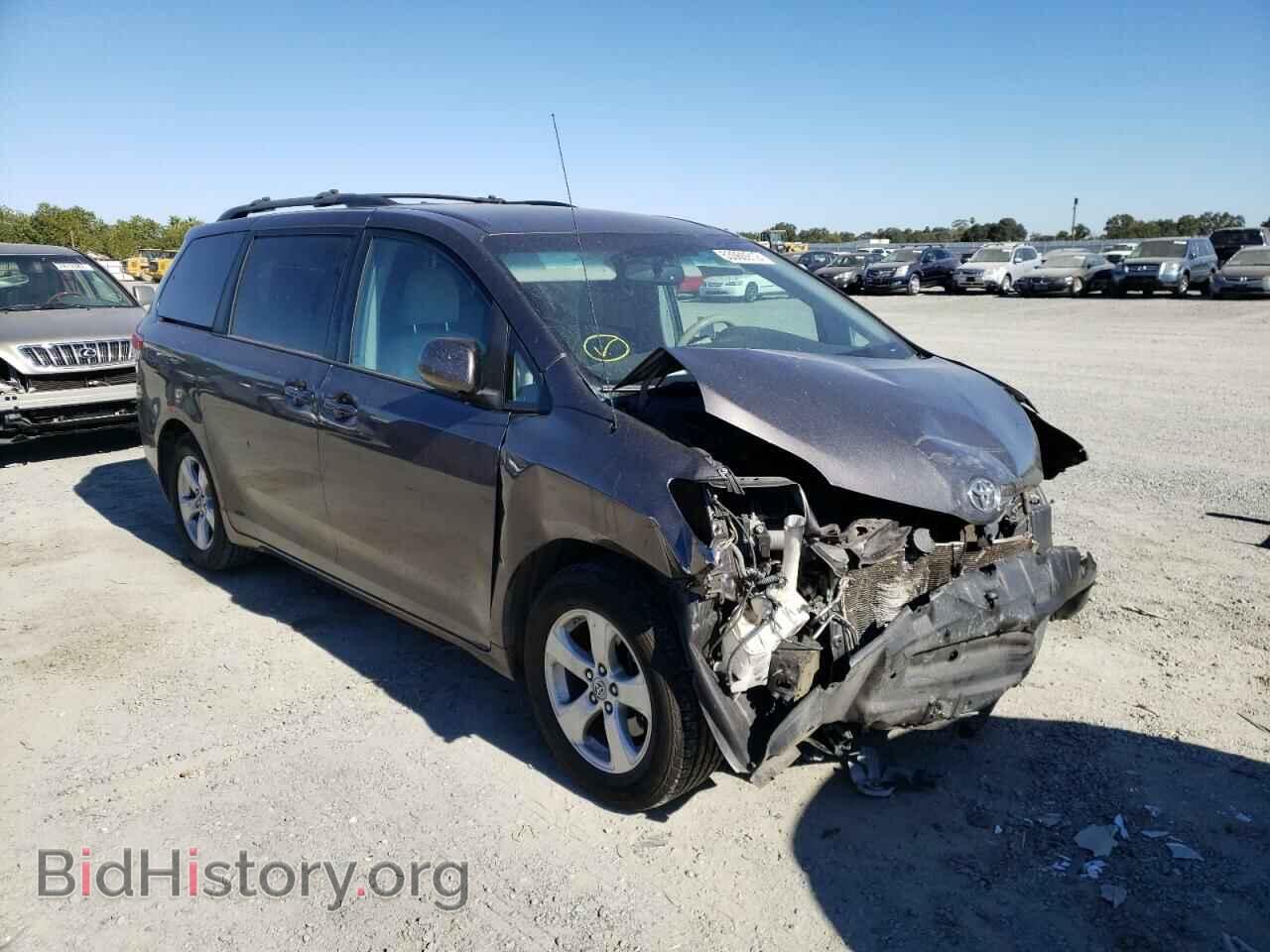 Photo 5TDKK3DC7CS277741 - TOYOTA SIENNA 2012