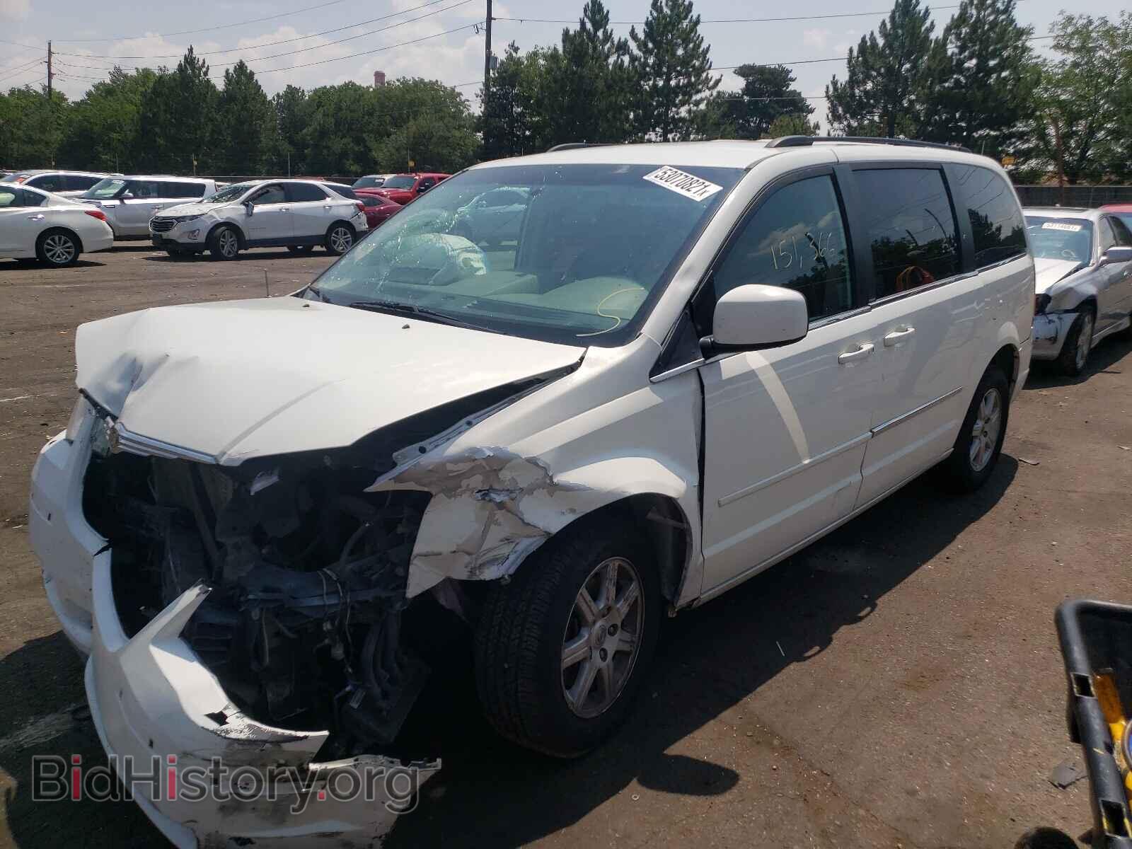 2010 CHRYSLER MINIVAN - VIN: 2A4RR2D15AR442379 - Фото 2