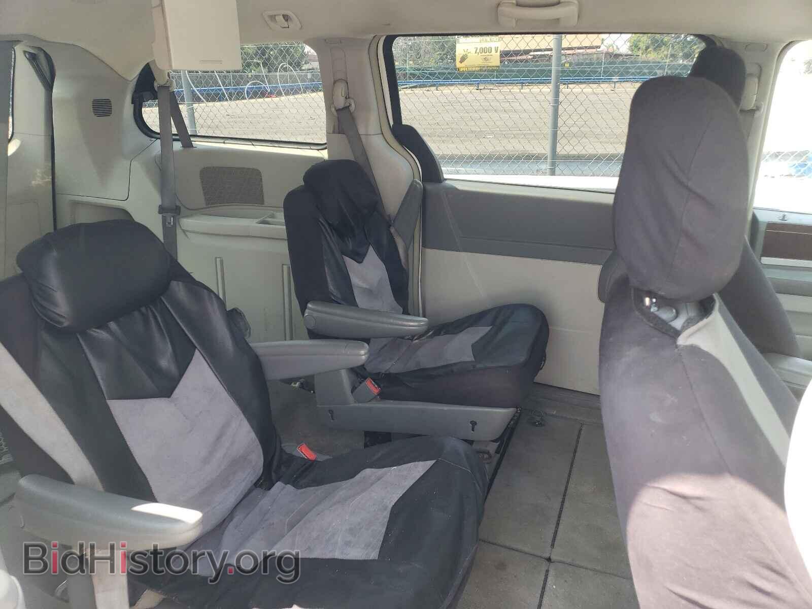 2010 CHRYSLER MINIVAN - VIN: 2A4RR2D15AR442379 - Фото 6