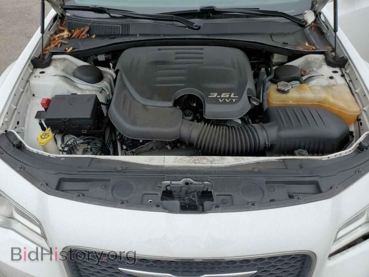 2016 CHRYSLER 300 - VIN: 2C3CCAAG2GH189377 - Фото 11