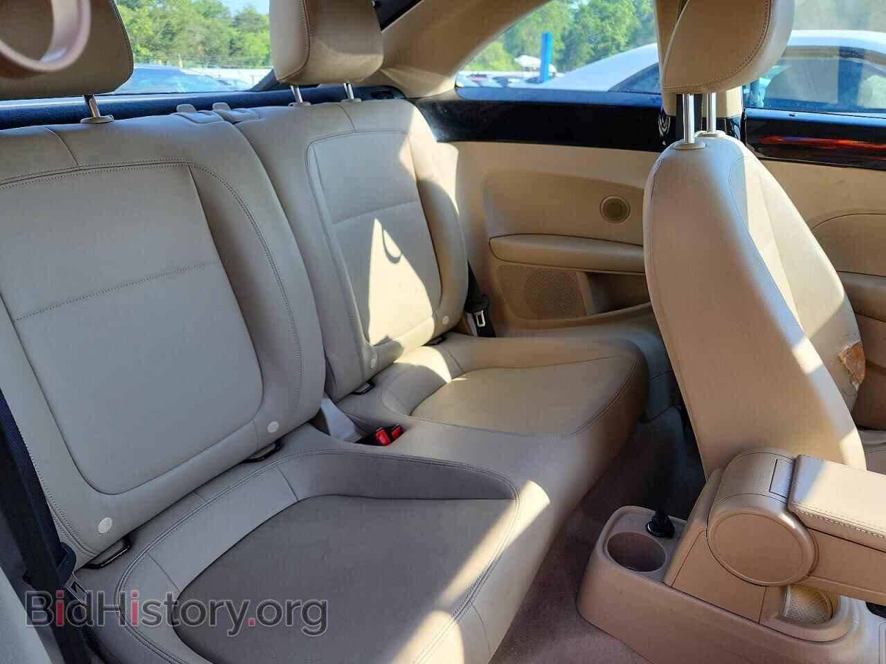 2013 VOLKSWAGEN BEETLE - VIN: 3VWJP7AT5DM685288 - Фото 10