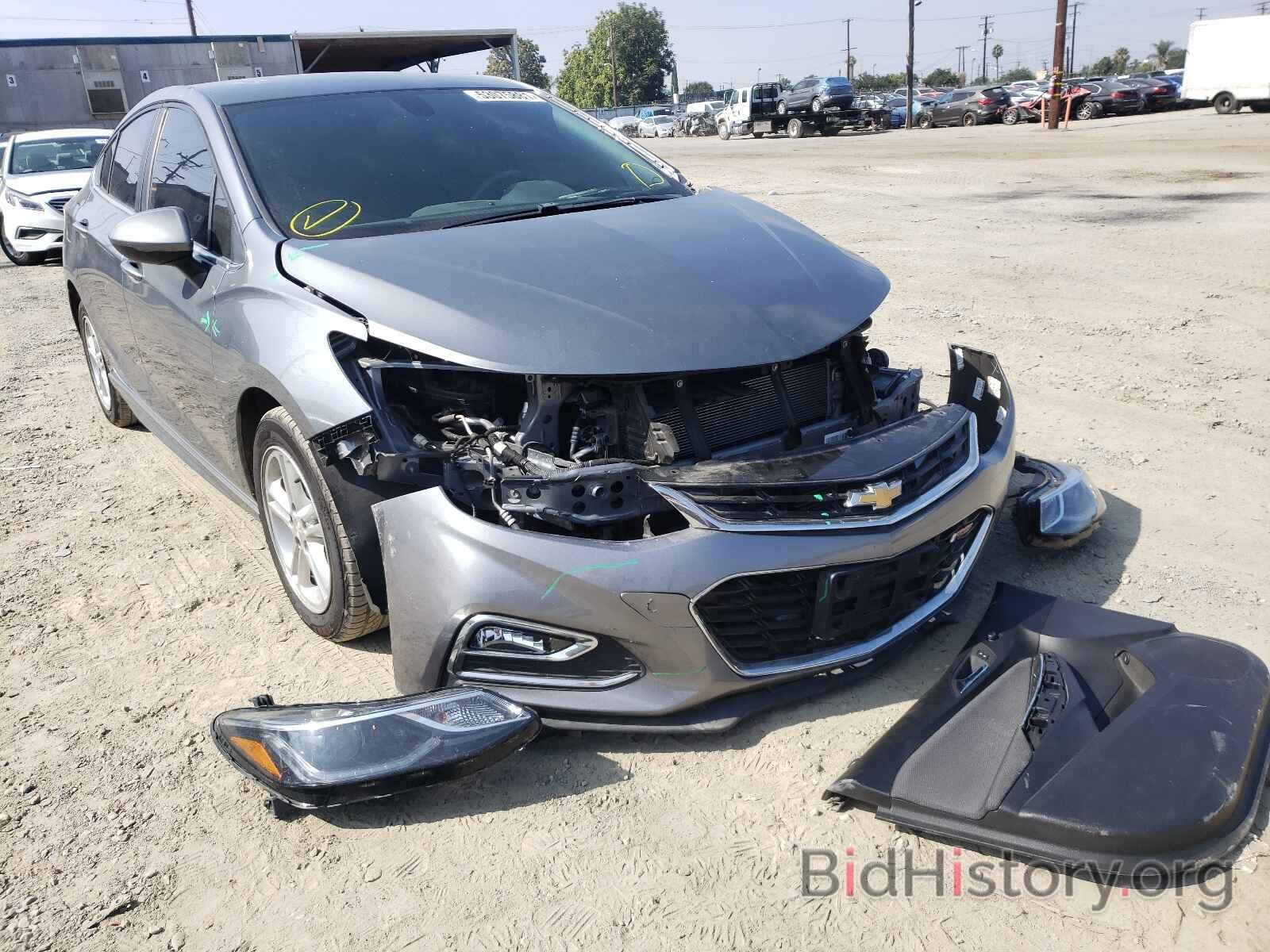 Photo 1G1BE5SM1J7181361 - CHEVROLET CRUZE 2018