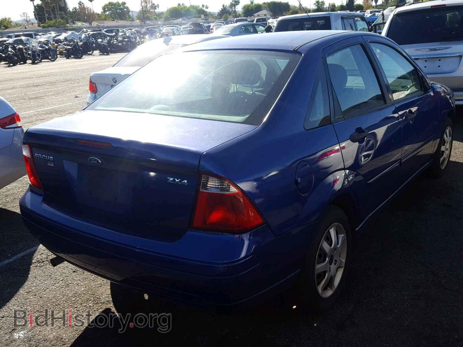 2005 FORD FOCUS - VIN: 1FAFP34N35W264367 - Фото 4