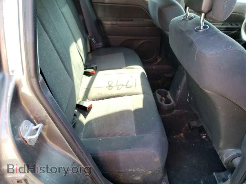 2012 Jeep COMPASS (VIN 1C4NJDBB0CD577911) — photo 6 of 10
