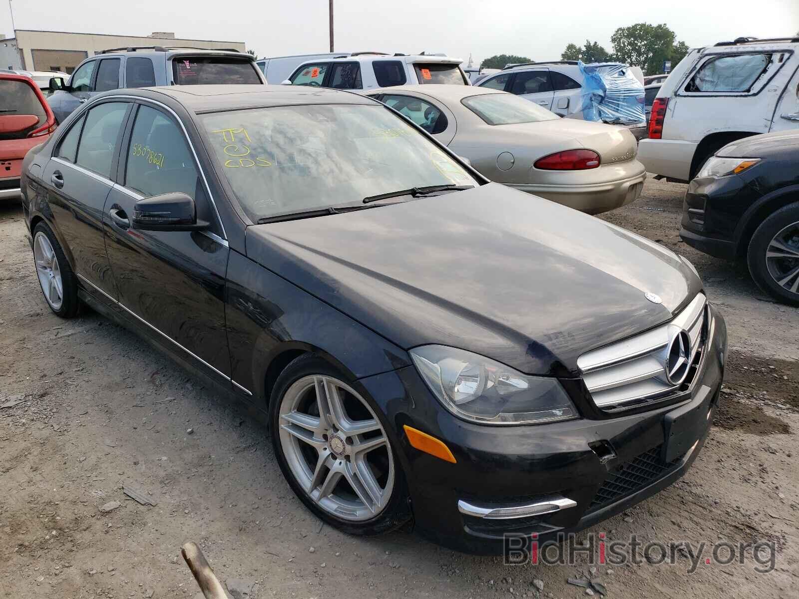 Photo WDDGF8AB6DR245002 - MERCEDES-BENZ C-CLASS 2013