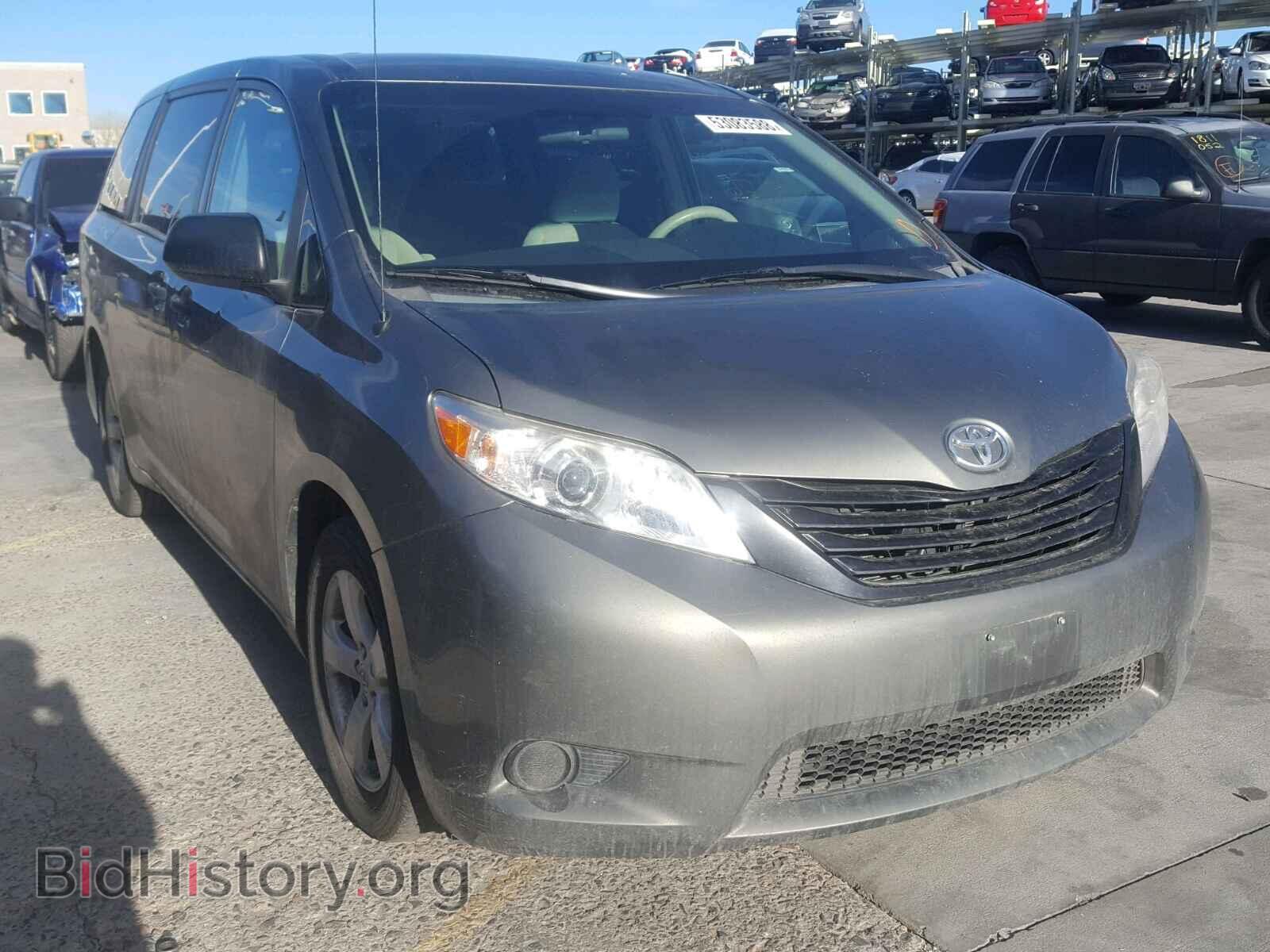 Photo 5TDZK3DC6BS067418 - TOYOTA SIENNA BAS 2011