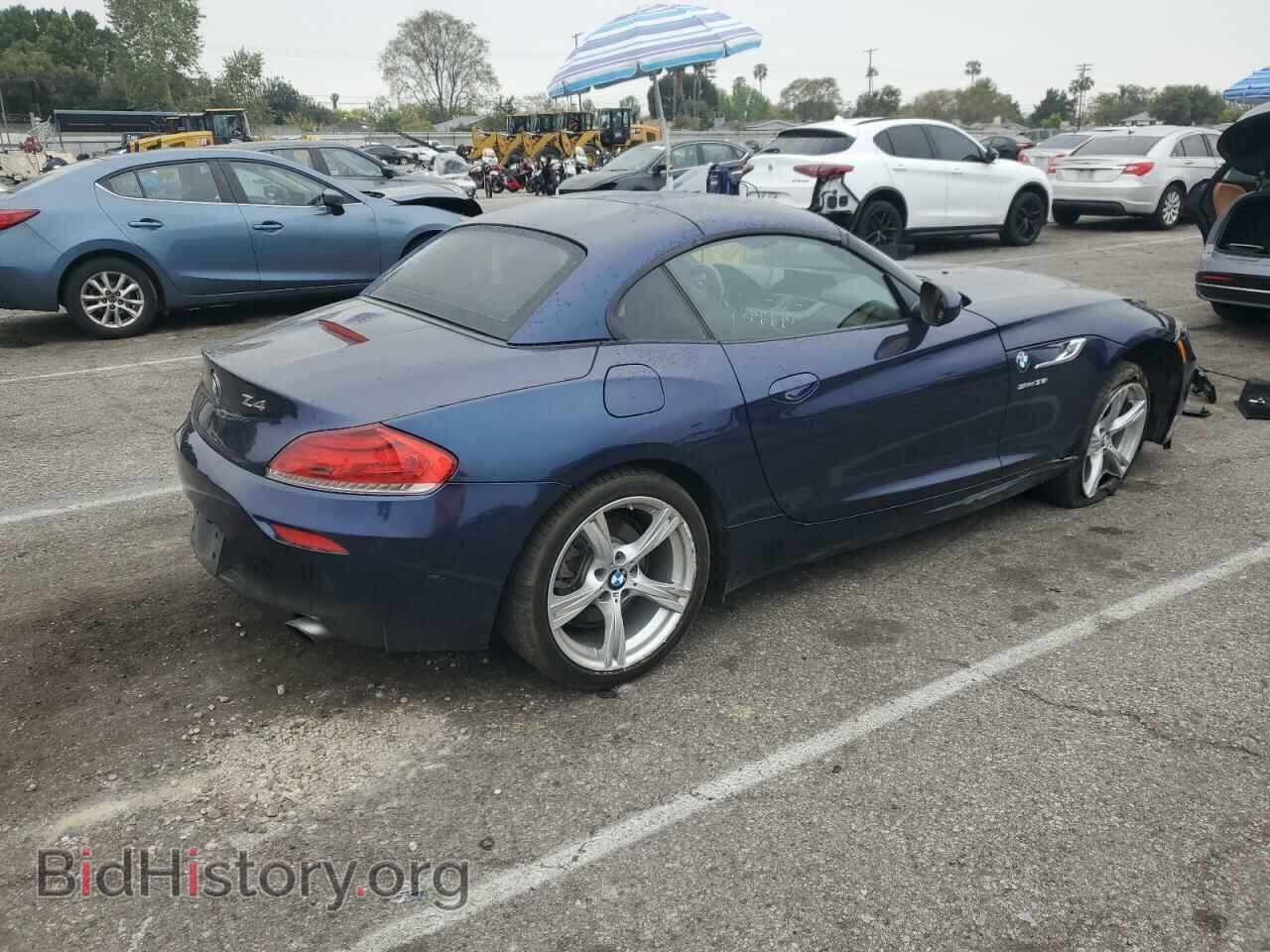 2012 BMW Z4 - VIN: WBALM7C56CE384825 - Фото 3