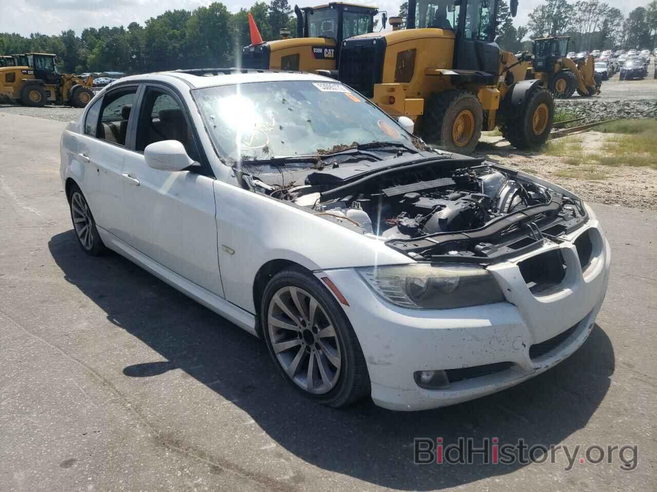 Photo WBAPH7C53BE680423 - BMW 3 SERIES 2011