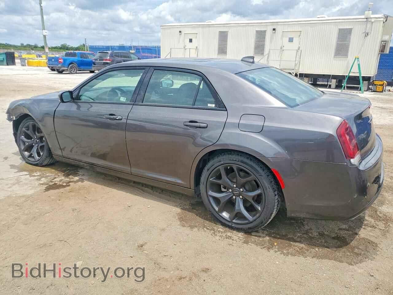 2023 CHRYSLER 300 - VIN: 2C3CCABG2PH641097 - Фото 2