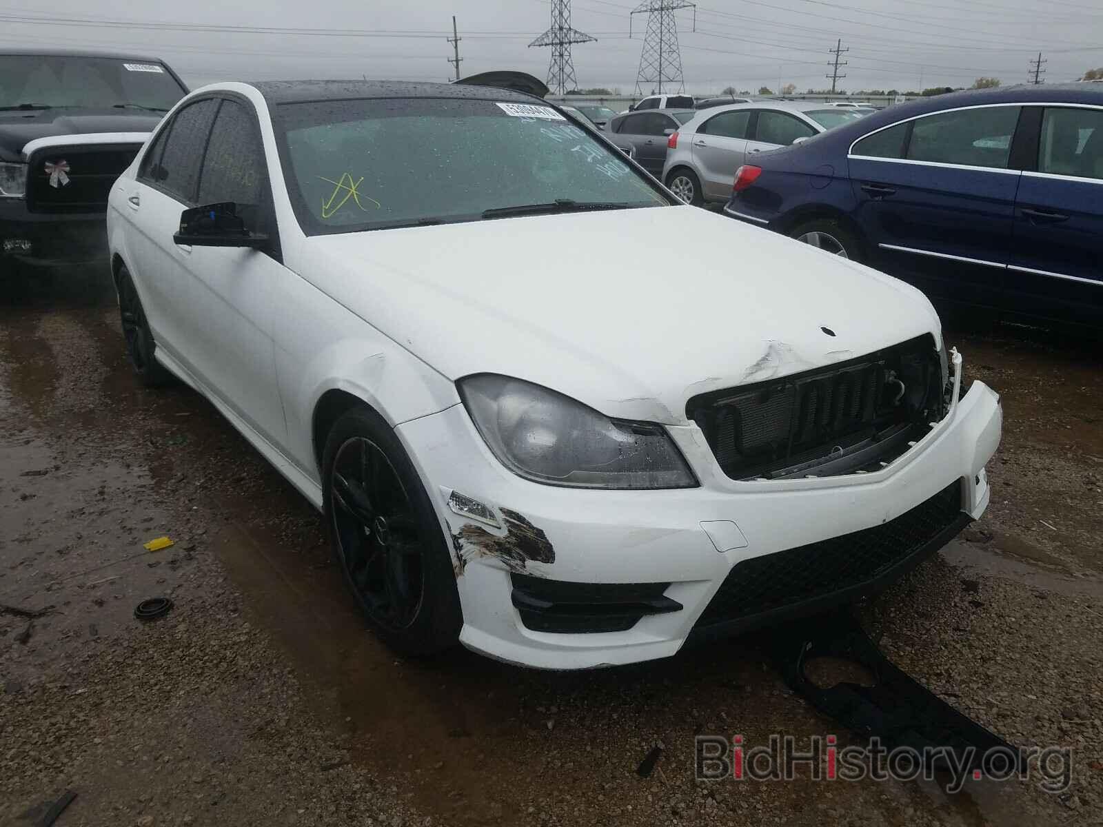 Photo WDDGF8AB3EG201035 - MERCEDES-BENZ C CLASS 2014