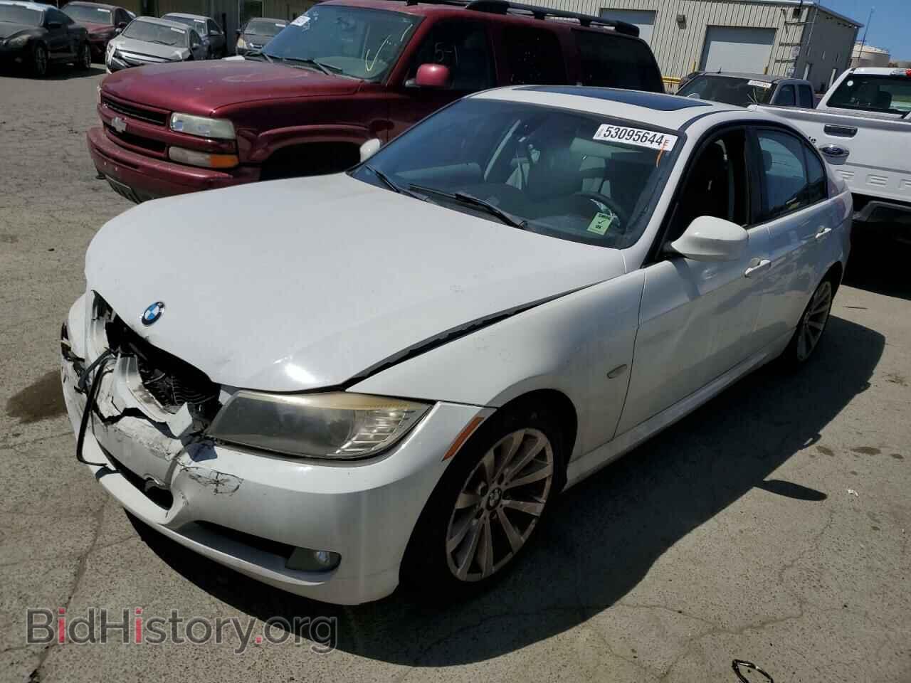 Photo WBAPH5C58BA444555 - BMW 3 SERIES 2011