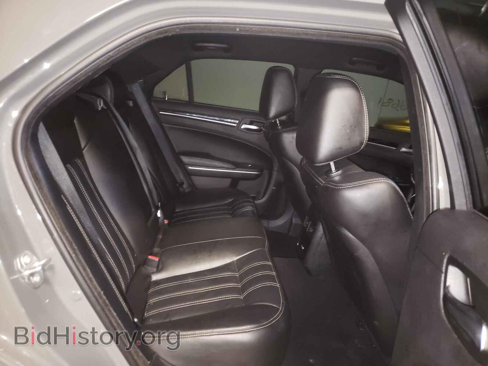 2019 CHRYSLER 300 - VIN: 2C3CCAGGXKH542951 - Фото 6