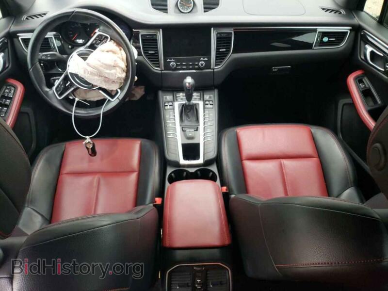 2017 Porsche MACAN (VIN WP1AA2A55HLB80303) — photo 8 of 13