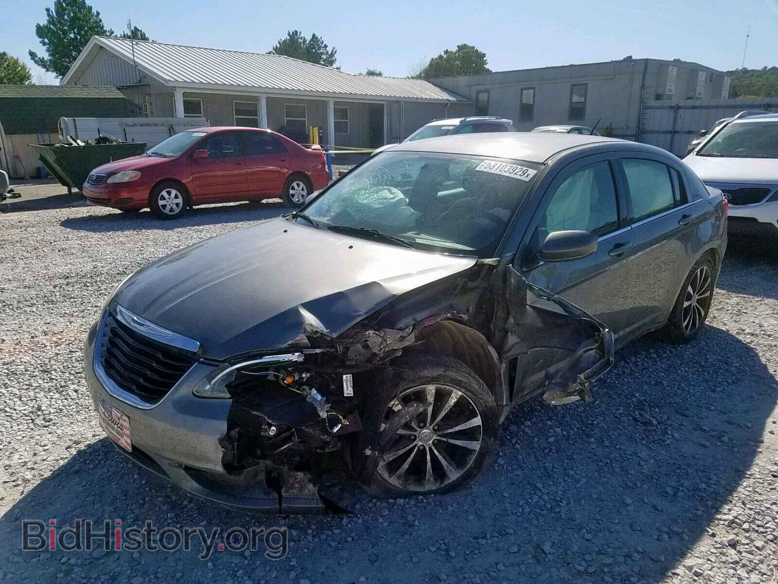 2013 CHRYSLER 200 - VIN: 1C3CCBBBXDN545456 - Фото 2