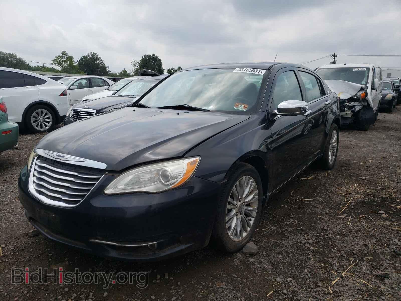 2011 CHRYSLER 200 - VIN: 1C3BC2FG7BN521260 - Фото 2