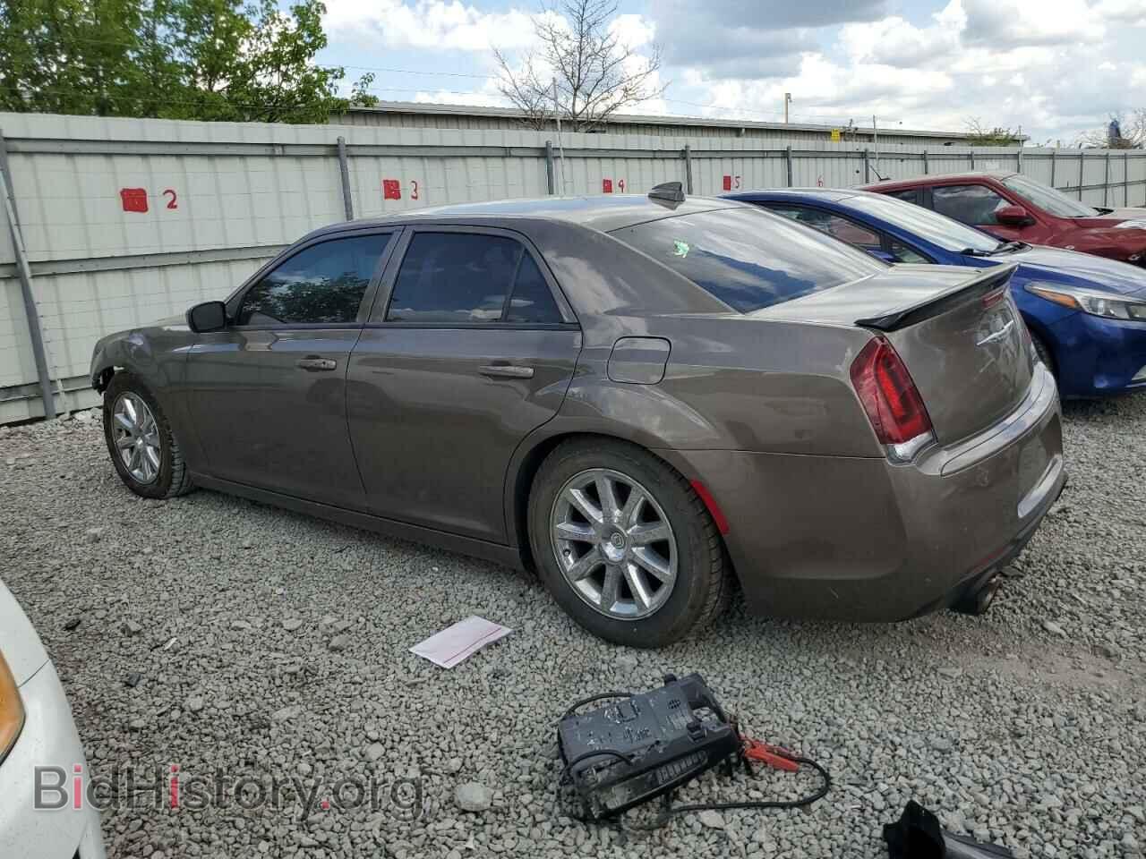 2017 CHRYSLER 300 - VIN: 2C3CCABGXHH584553 - Фото 2
