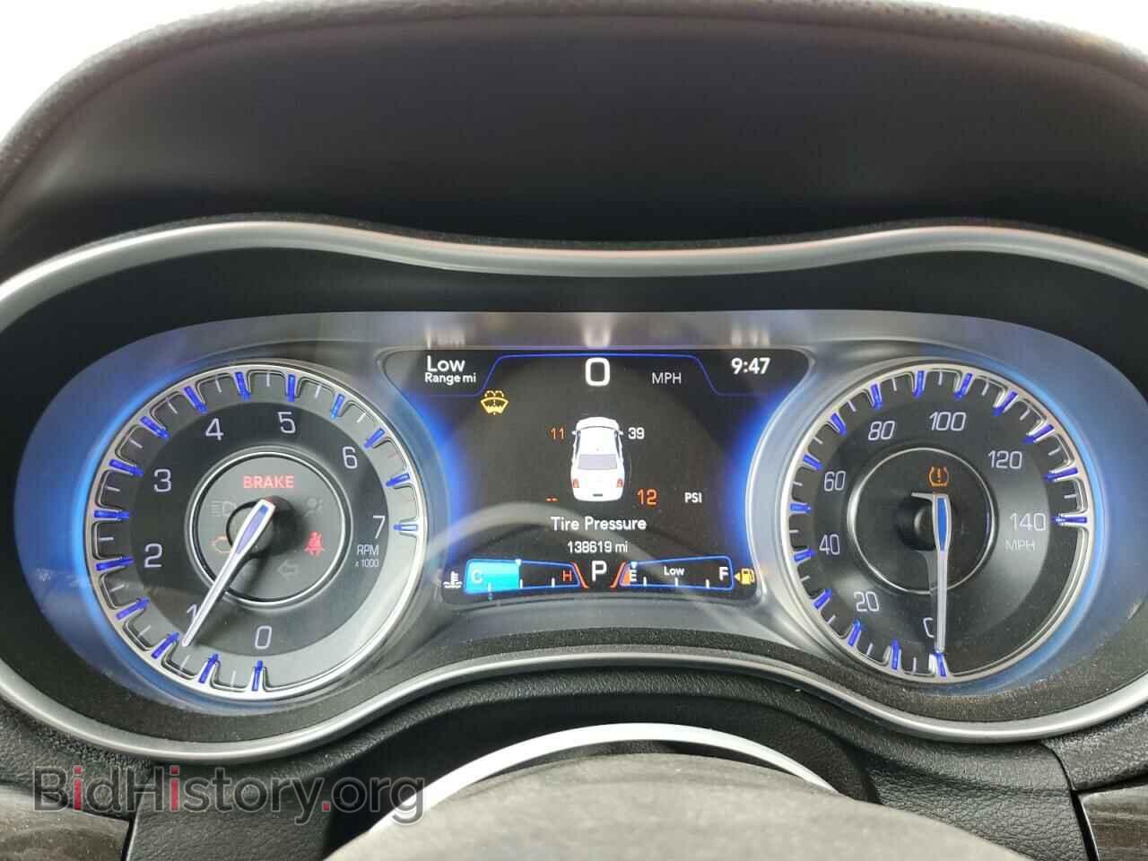 2015 CHRYSLER 300 - VIN: 2C3CCAAG2FH802094 - Фото 9