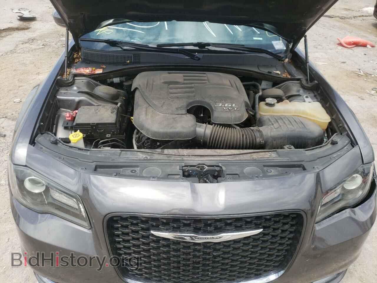 2019 CHRYSLER 300 - VIN: 2C3CCABG2KH697520 - Фото 7