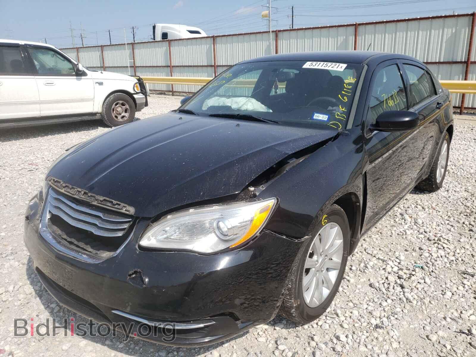 2013 CHRYSLER 200 - VIN: 1C3CCBBB0DN611898 - Фото 2