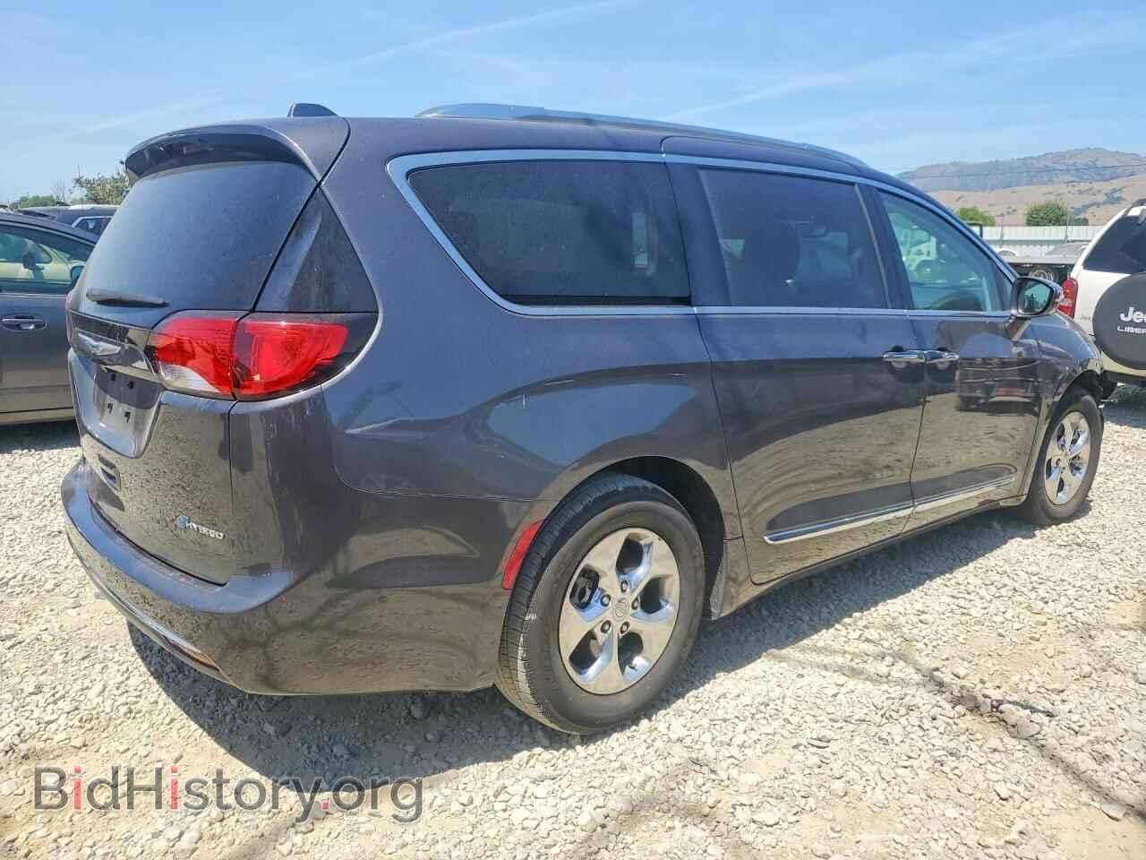 2018 CHRYSLER PACIFICA - VIN: 2C4RC1N79JR358845 - Фото 3