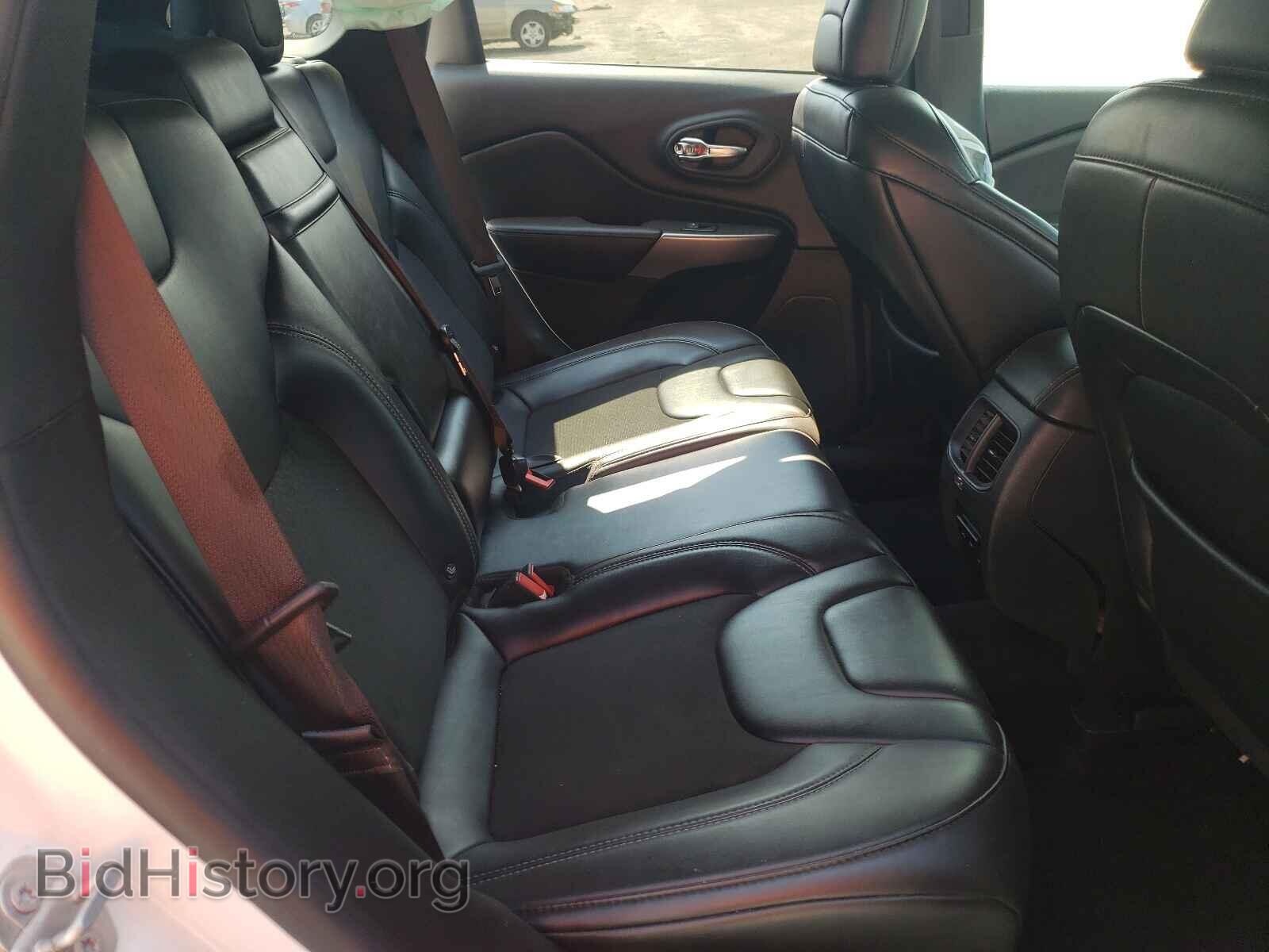 2019 JEEP CHEROKEE - VIN: 1C4PJLLB1KD154352 - Photo 6