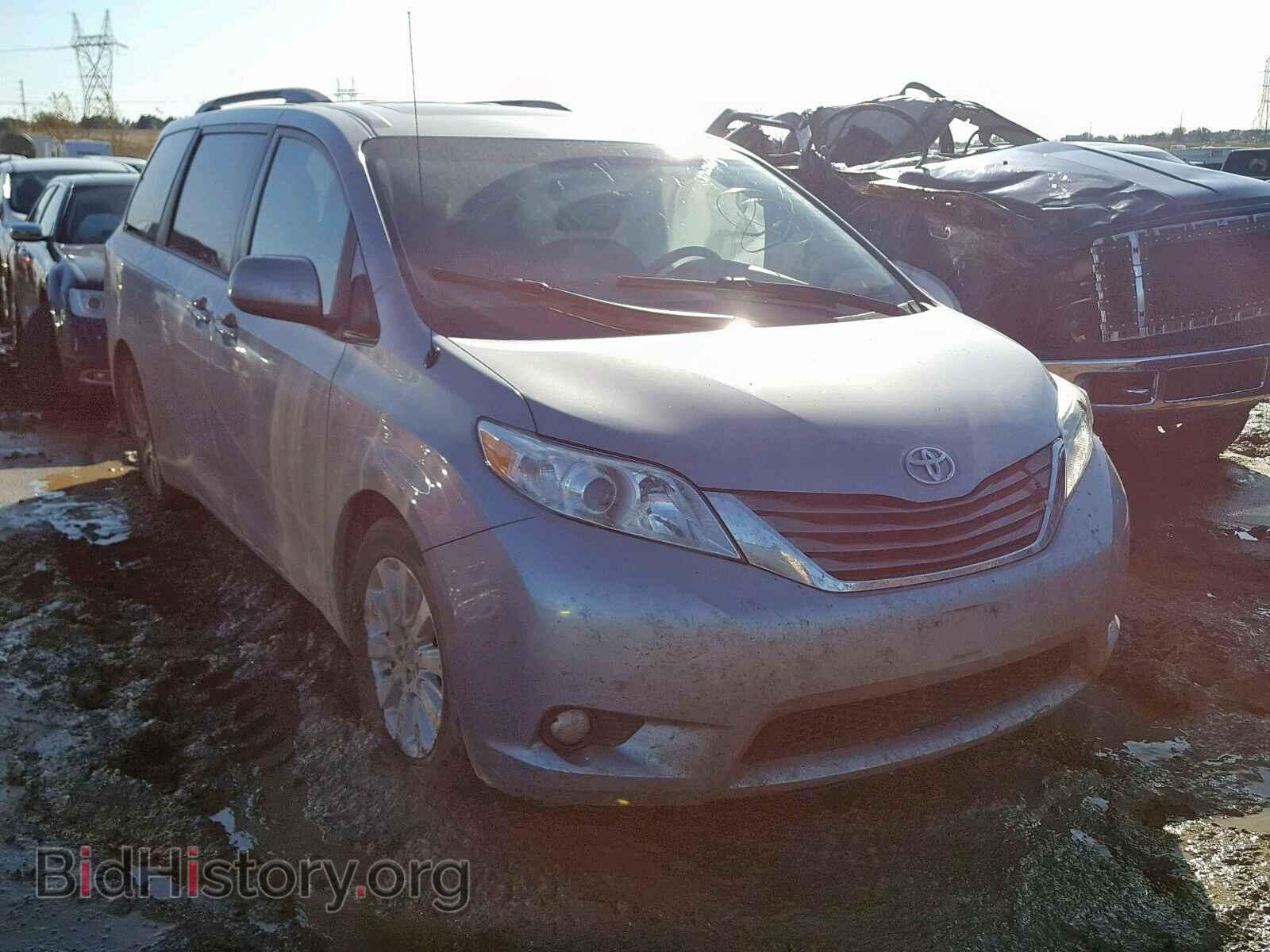 Photo 5TDDK3DC8DS053887 - TOYOTA SIENNA XLE 2013