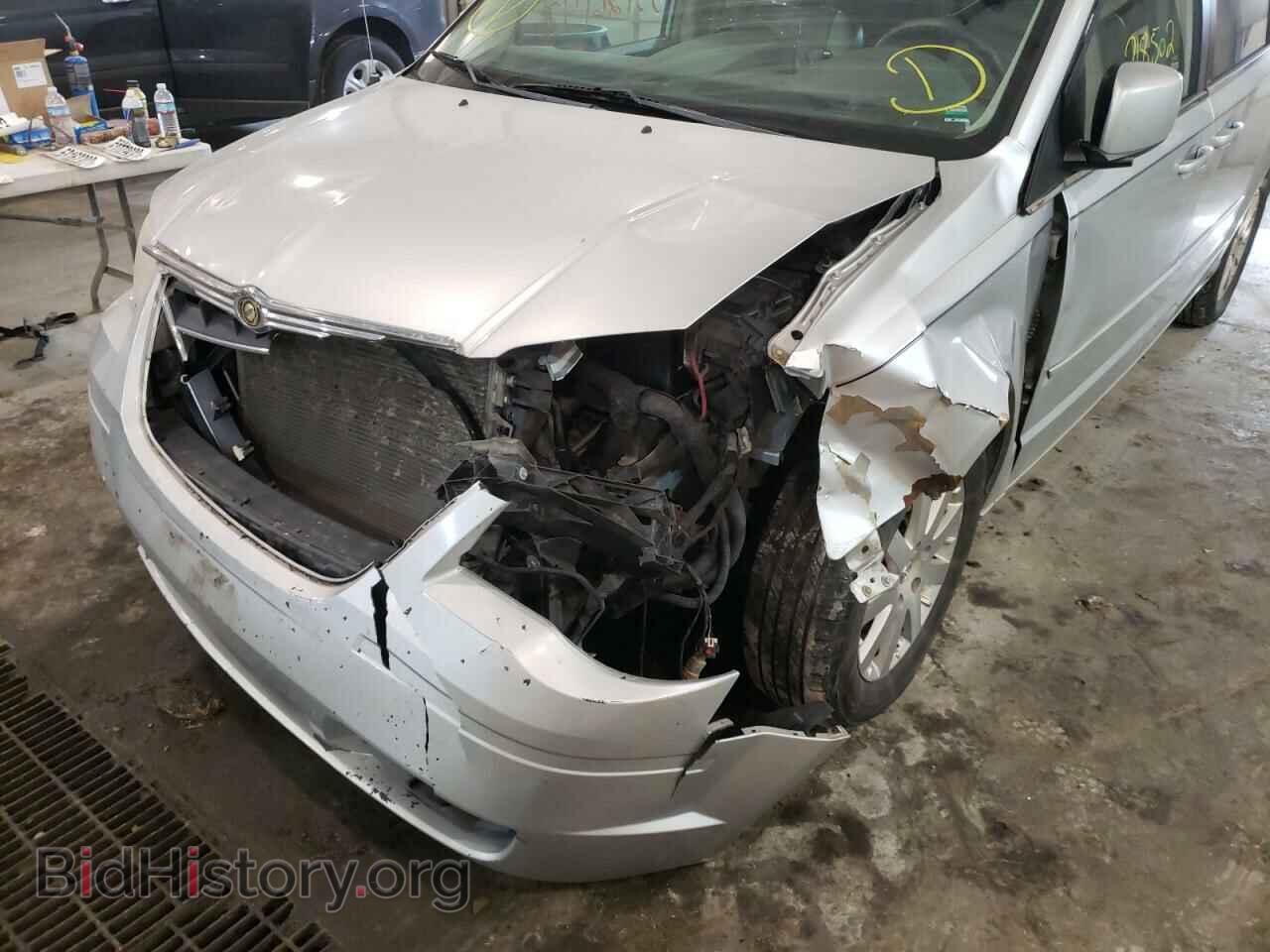 2008 CHRYSLER MINIVAN - VIN: 2A8HR54P68R114785 - Фото 9