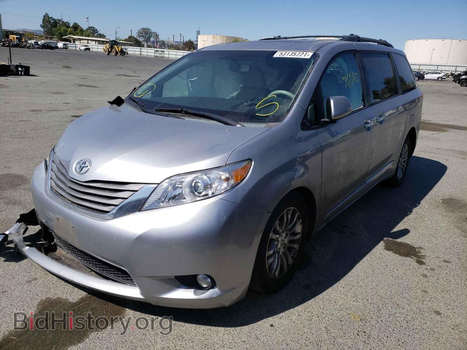 2013 TOYOTA SIENNA - VIN: 5TDYK3DC8DS282152 - Фото 2