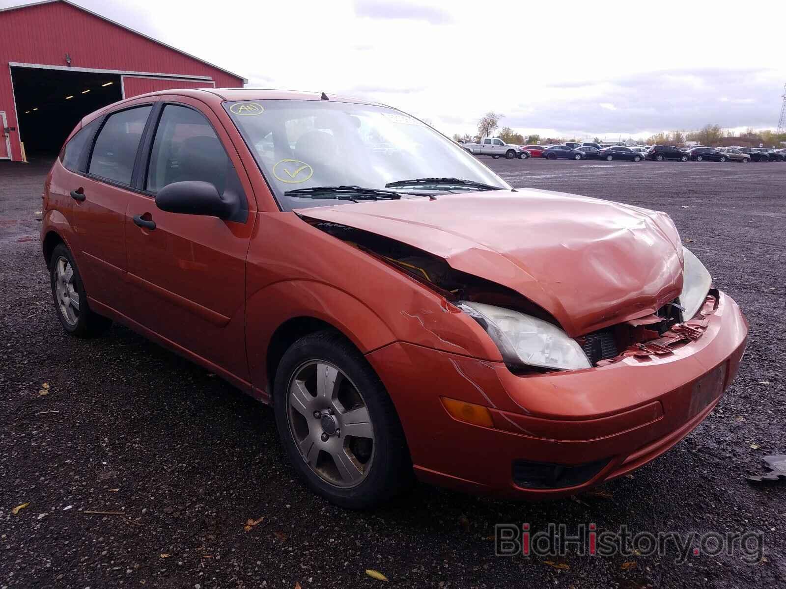 Photo 3FAFP37N65R126496 - FORD FOCUS 2005