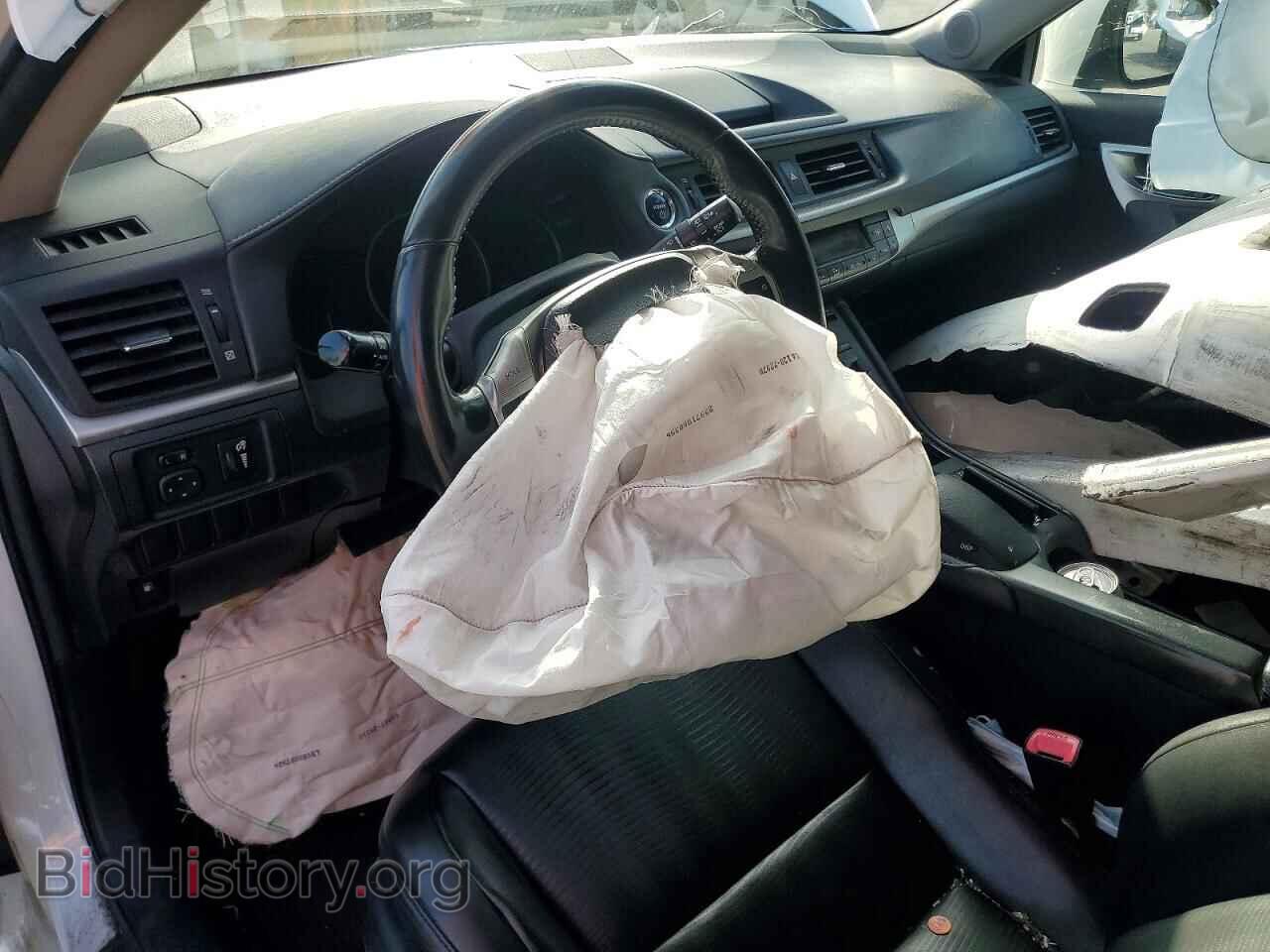2011 LEXUS CT 200 - VIN: JTHKD5BH5B2012888 - Photo 8