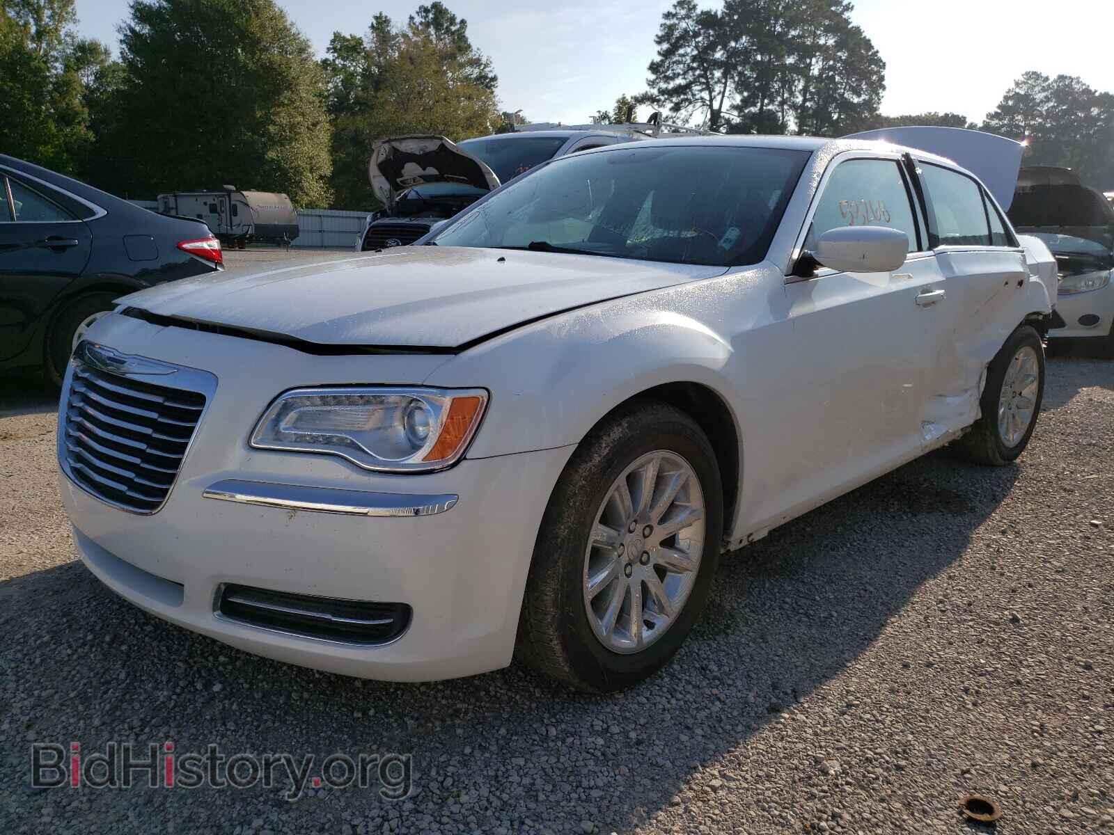 2014 CHRYSLER 300 - VIN: 2C3CCAAG4EH381087 - Фото 2