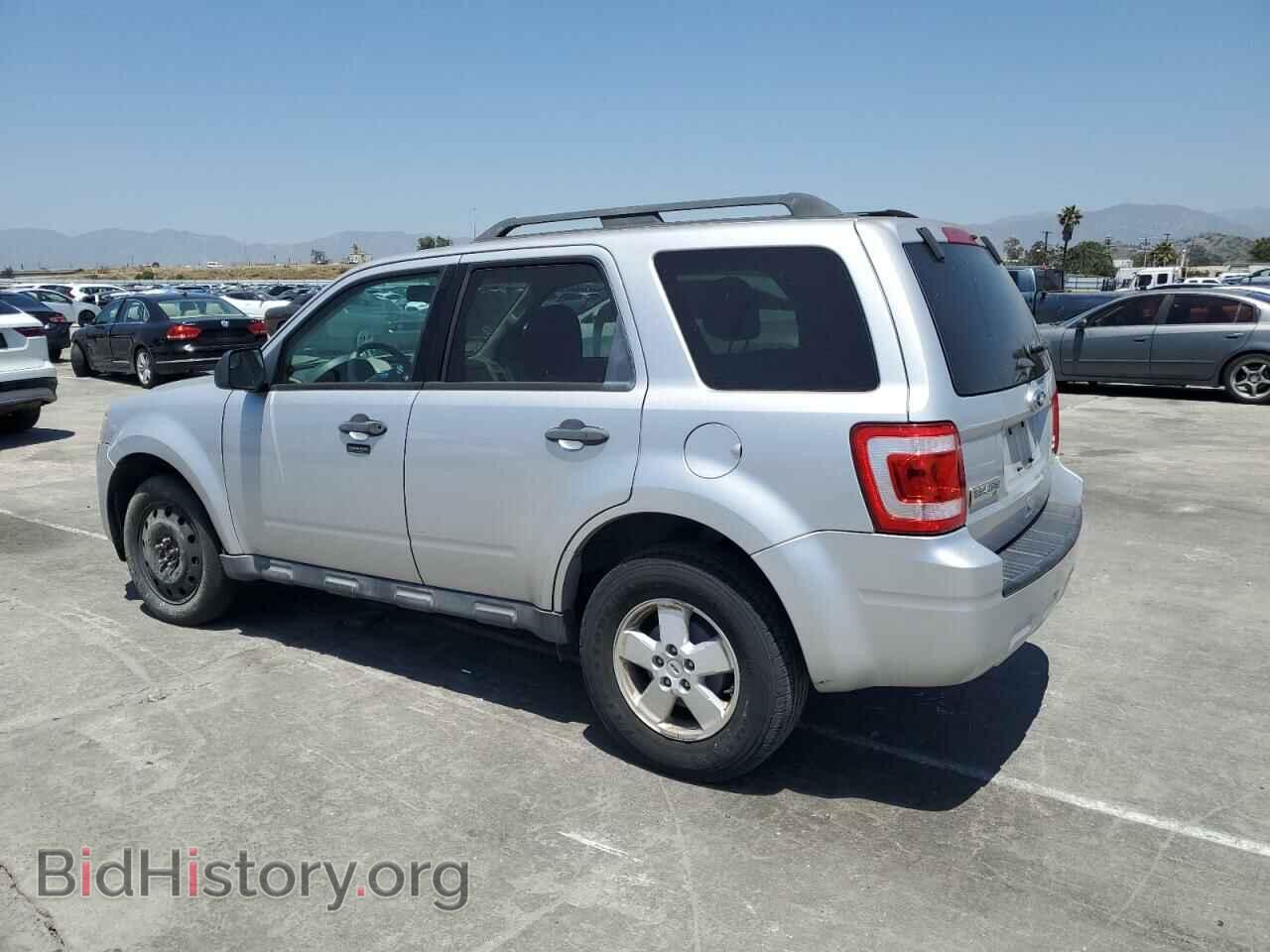 2011 FORD ESCAPE - VIN: 1FMCU0DG4BKA75523 - Фото 2