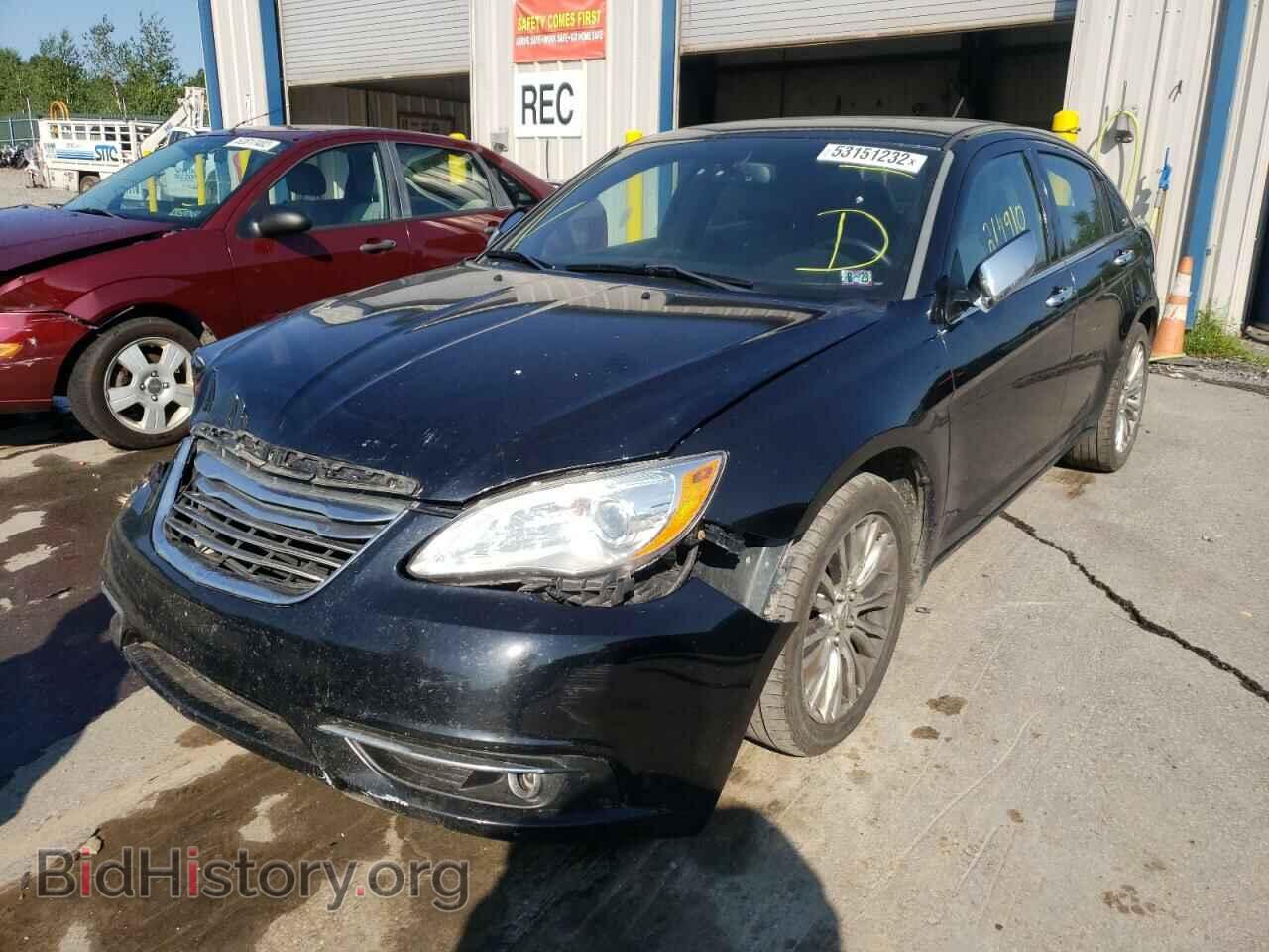 2011 CHRYSLER 200 - VIN: 1C3BC2FG8BN623098 - Фото 2