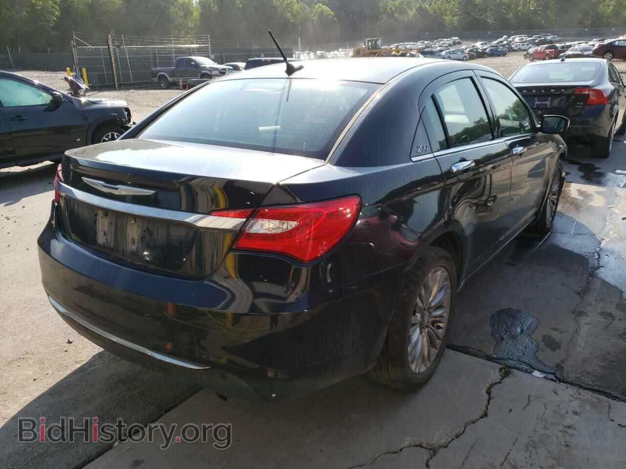 2011 CHRYSLER 200 - VIN: 1C3BC2FG8BN623098 - Фото 4