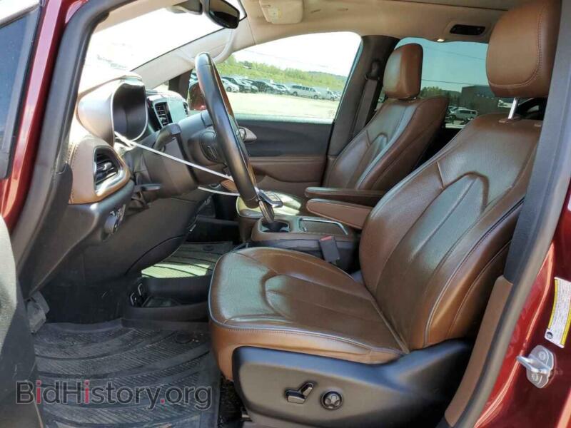 2019 Chrysler PACIFICA (VIN 2C4RC1GG8KR570358) — photo 7 of 13