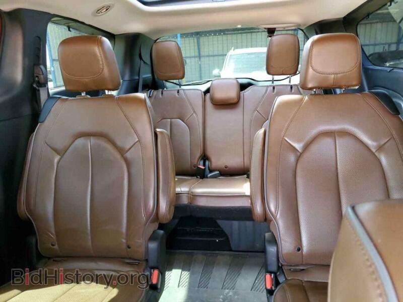 2019 Chrysler PACIFICA (VIN 2C4RC1GG8KR570358) — photo 10 of 13